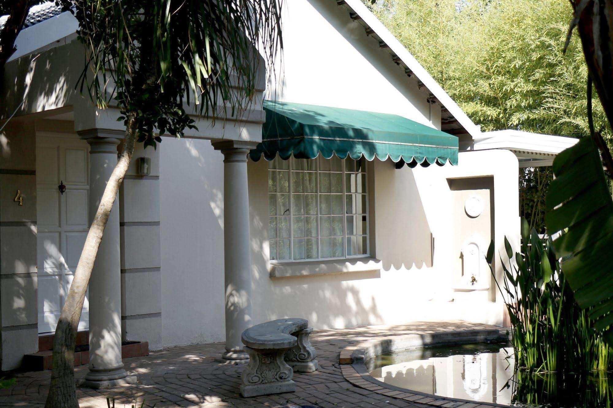 Summerview Guest Lodge Йоханнесбург Экстерьер фото